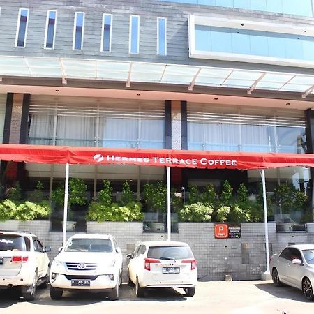 Hermes Palace Hotel Medan Exterior photo