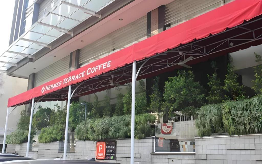 Hermes Palace Hotel Medan Exterior photo